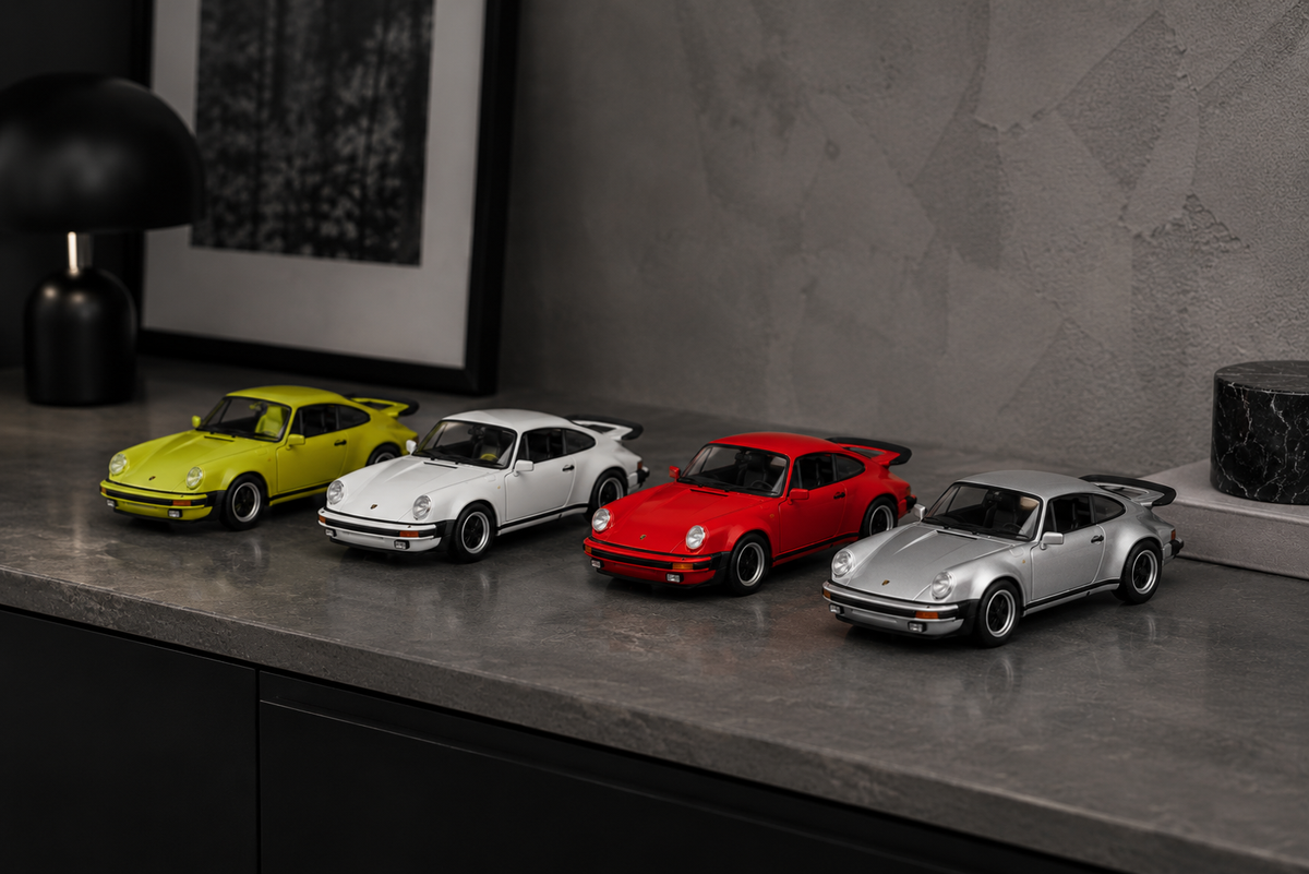 1974 Porsche 911 Turbo 3.0 Diecast Model | 1:24 Display Car