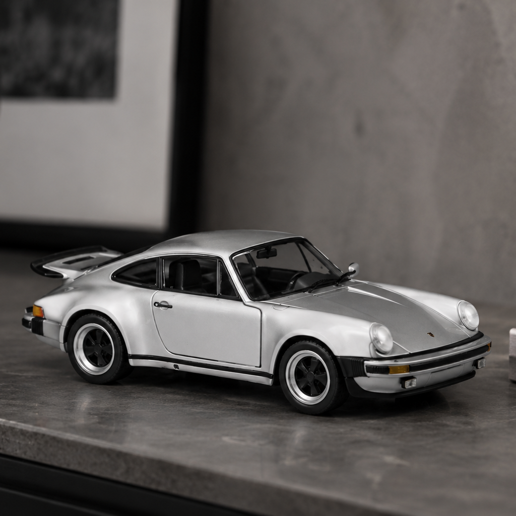 1974 Porsche 911 Turbo 3.0 Diecast Model | 1:24 Display Car
