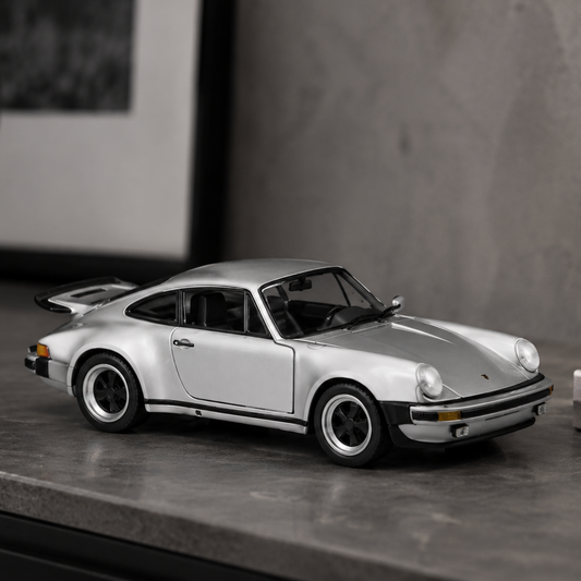 1974 Porsche 911 Turbo 3.0 Diecast Model | 1:24 Display Car