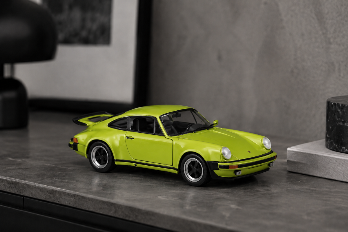 1974 Porsche 911 Turbo 3.0 Diecast Model | 1:24 Display Car