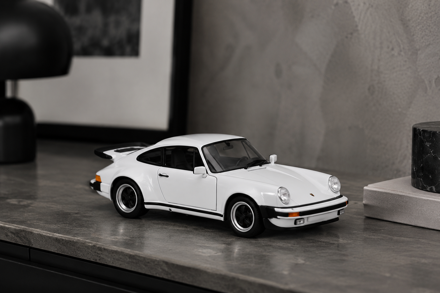 1974 Porsche 911 Turbo 3.0 Diecast Model | 1:24 Display Car