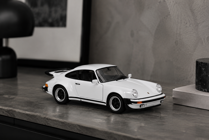 1974 Porsche 911 Turbo 3.0 Diecast Model | 1:24 Display Car